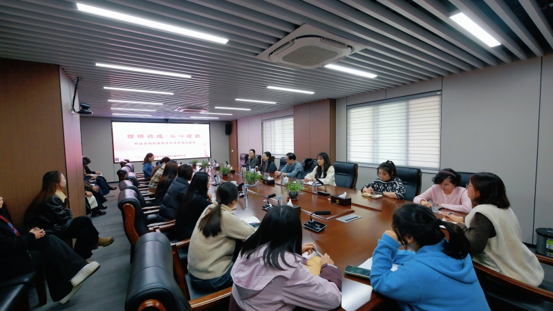 地下工程公司工會(huì )女職工健康知識講座現場(chǎng)照片..jpg